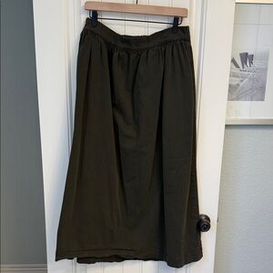 Velvet by Graham & Spencer Dark Green A-Line Skirt. Size large